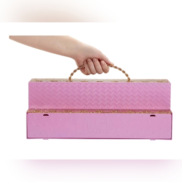 L.O.L. RARE Entertainment Surprise Pop UP Display Case Pink With Exclusive Doll - Picture 7 of 9